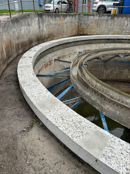 Detail opraveného betonového zhlaví ČOV
