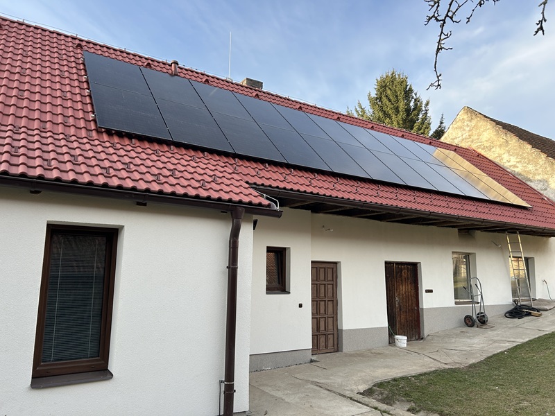 Solární panely a rekonstrukce Buk