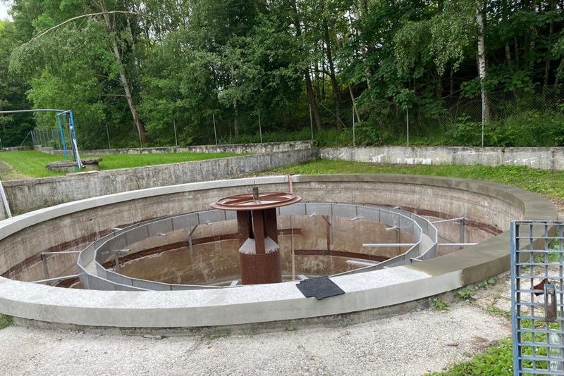 nádrž ČOV během rekonstrukce betonové konstrukce